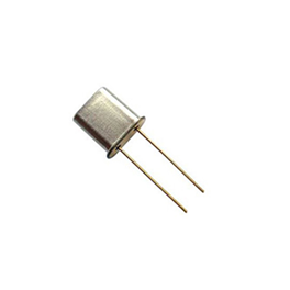 UM-1 quartz crystal oscillator